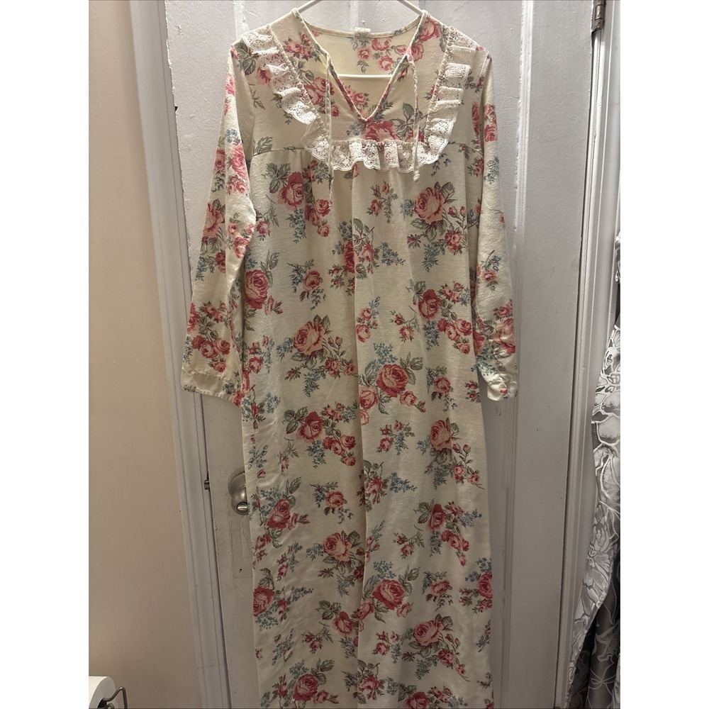 Vintage Sears Women's Nightgown Size 32 To 34. Floral With Lace‎ Trim.